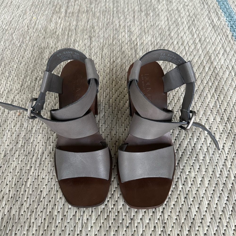 Boemos leather shoes.